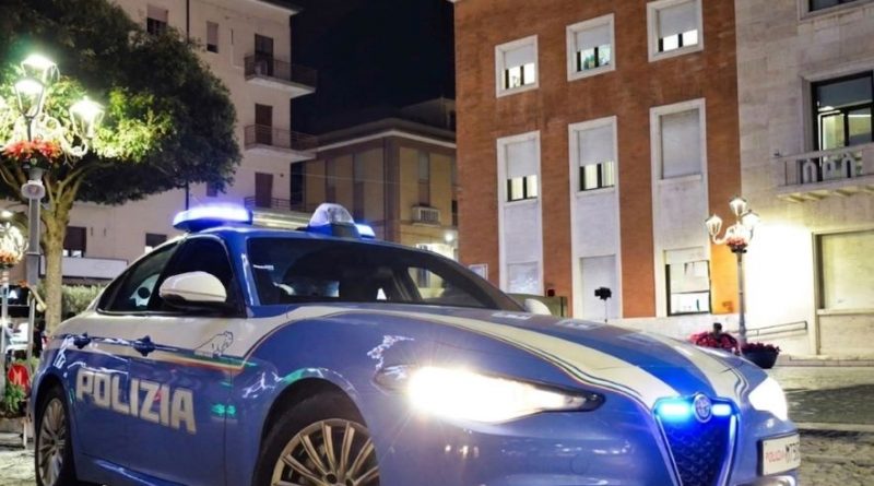 Crotone, doppio arresto per spaccio: due uomini finiscono in carcere in Operazione della Polizia di Stato Denunciato anche un uomo per danneggiamento in ospedale.