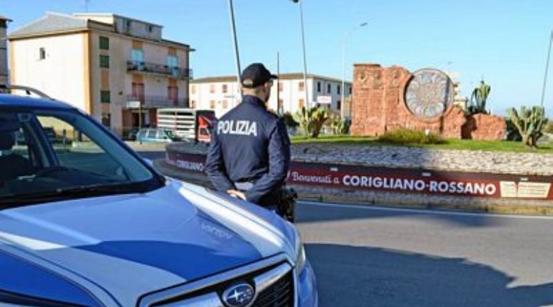 Violenza nel calcio a Corigliano-Rossano: tifoso lancia pietra contro un bus e giocatore squalificato aggredisce un avversario. Scattano due Daspo.