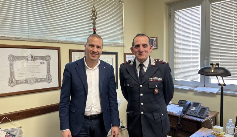 Sicurezza e territorio: il Presidente della Provincia di Crotone in visita a Carabinieri e Vigili del Fuoco