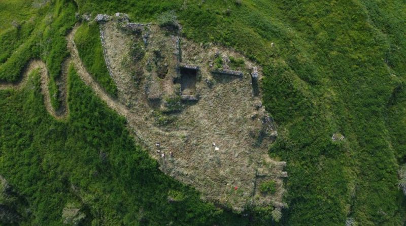 Castelmonardo riemerge dal silenzio: a Filadelfia ripartono gli scavi nella rocca medievale