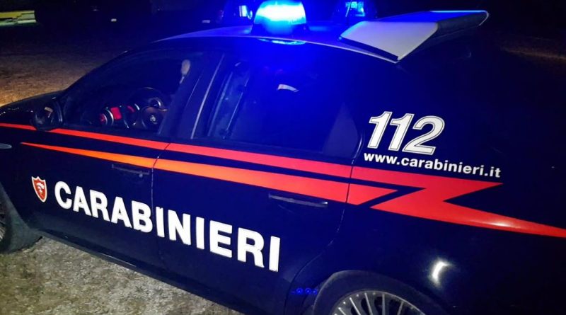 Polistena (RC), tenta il furto in supermercato e si scaglia contro i Carabinieri: bloccato e arrestato un uomo del posto