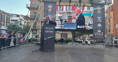 VIDEO – Crotone al voto: Voce vede la riconferma, ma l’incognita ballottaggio tiene la città con il fiato sospeso