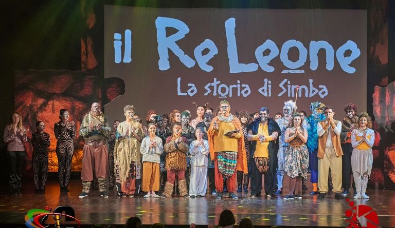 Standing ovation e teatro pieno per “Il Re Leone”: il “Teatro Incanto” che piace a tutta la famiglia chiude in bellezza la stagione del Teatro Kids