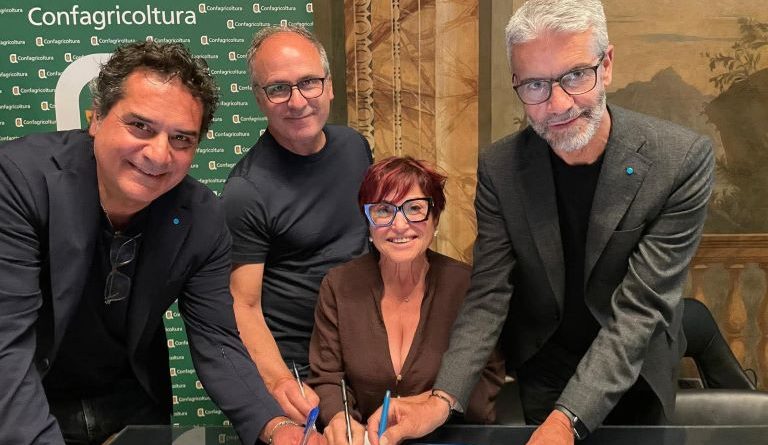 Rinnovato il CCNL Operai Agricoli e Florovivaisti 2026-2027. Barbalaco: “+5,1% in busta paga e più tutele” Rinnovato il CCNL Operai Agricoli e Florovivaisti 2026-2027. Barbalaco: “+5,1% in busta paga e più tutele”
