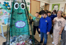 A scuola di riciclo a Vibo Valentia: alla “Don Milani” nasce “Plastic”, il supereroe che mangia la plastica