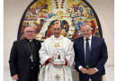 Crotone, Fede e Arte si Incontrano: al Cardinale Reina il Bassorilievo di Michele Affidato per la Madonna di Capo Colonna