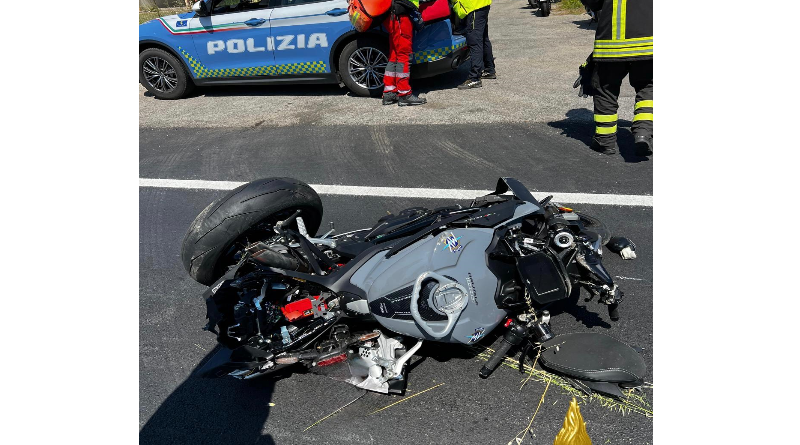 Tragedia sulla Statale 106: Incidente in moto a Crotone, un morto e un ferito grave