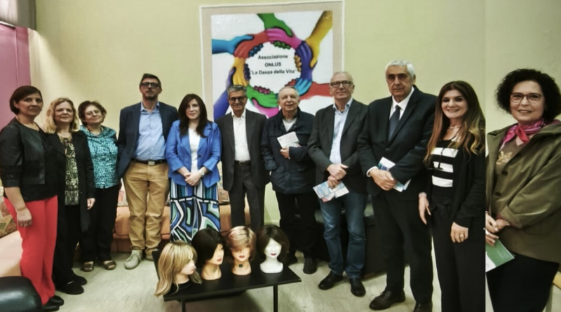“Solidarietà che si fa’ Presenza”: L’ Associazione Pitagora – XXIX Agosto dona parrucche ai Malati Oncologici