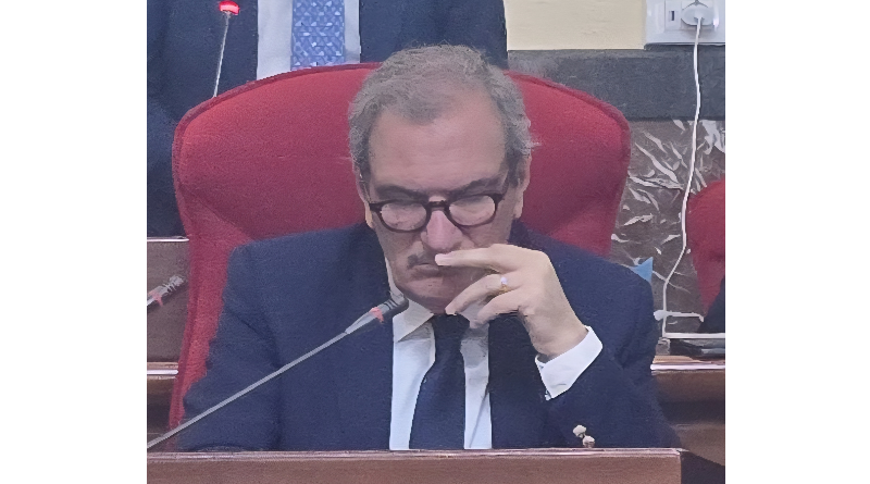 Vibo, aggressione al dirigente Nocita. Il Sindaco in aula: “Serie di intimidazioni, aiutateci a fare chiarezza”