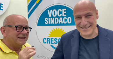 Video – Comunali Crotone 2026: Vincenzo Voce verso un trionfo al primo turno