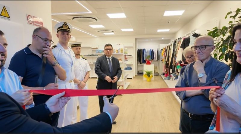 VIDEO – Crotone, la rivoluzione gentile della : nasce l’Emporio “Dacci Oggi”