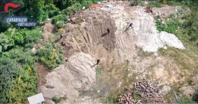 VIDEO – Tra Limbadi e Nicotera: discarica abusiva e rischio inquinamento, una denuncia e sequestro di un’area di 500 mq