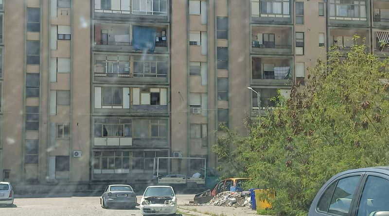 Degrado all’Aranceto, i residenti diffidano il Comune: “Basta rimpalli, pronti a denunciare il Sindaco”