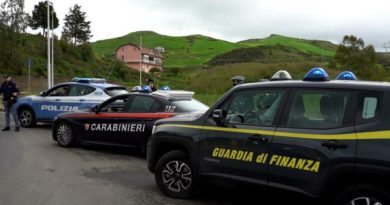 Operazione “Focus ‘Ndrangheta”: Sotto la Lente delle Forze dell’Ordine il Litorale Crotonese, Scattano Sanzioni e Denunce