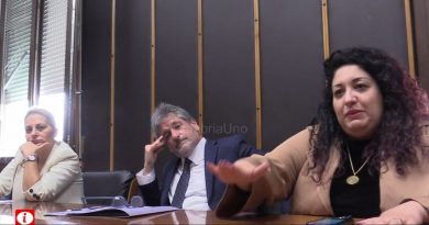 VIDEO – Crotone, Campagna Elettorale di Odio su TikTok: Denuncia di Due Candidate