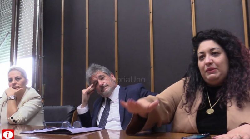 VIDEO – Crotone, Campagna Elettorale di Odio su TikTok: Denuncia di Due Candidate
