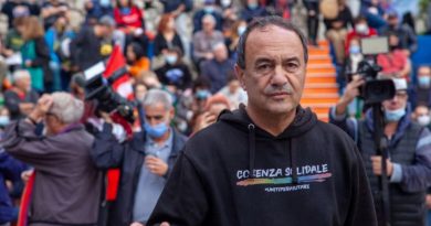 RIACE – Sospeso il sindaco Mimmo Lucano, la Prefettura applica la legge Severino