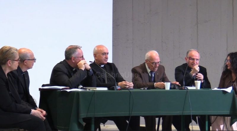 VIDEO – Giuseppe Agostino, il Vescovo che ha ridisegnò la Chiesa di Crotone nel segno del Concilio
