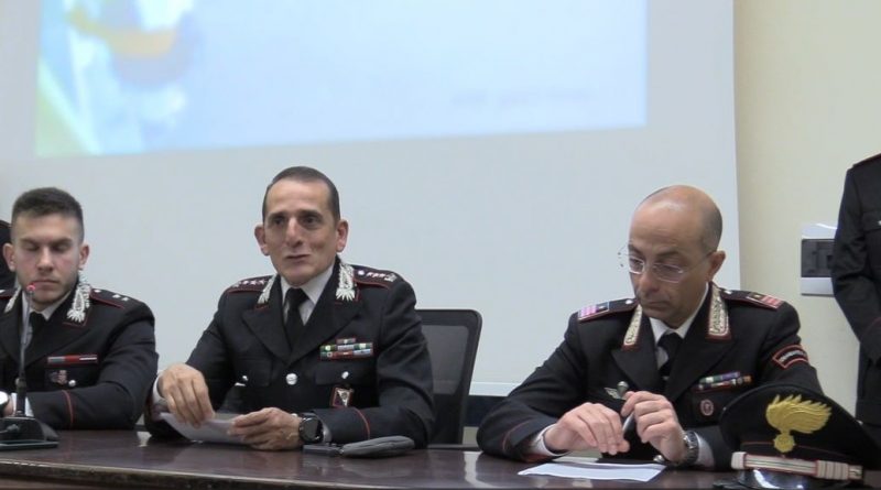 VIDEO – “Scam City”, smantellata da Crotone la centrale delle truffe online: 10 arresti e sequestri di lusso