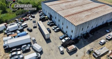 Porto Salvo, blitz dei Carabinieri nell’area industriale: sequestrati oltre 5.000 mq di rifiuti speciali, denunciato il titolare.
