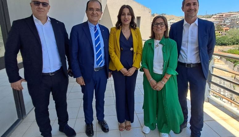 Sottosegretari regionali, i capigruppo del centrosinistra mobilitati per la raccolta firme a sostegno della proposta di legge di iniziativa popolare: «Cresce il sostegno dei calabresi alla proposta di legge per abolirli»