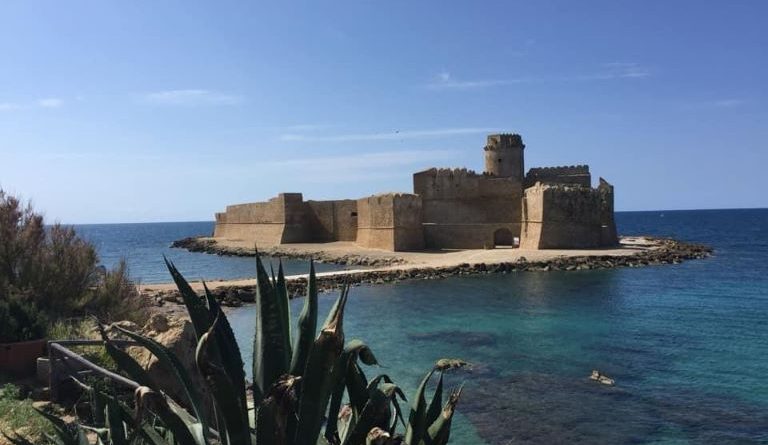 Tragedia alla Spiaggia Grande: Isola Capo Rizzuto corre ai ripari, arrivano i defibrillatori sulle spiagge libere