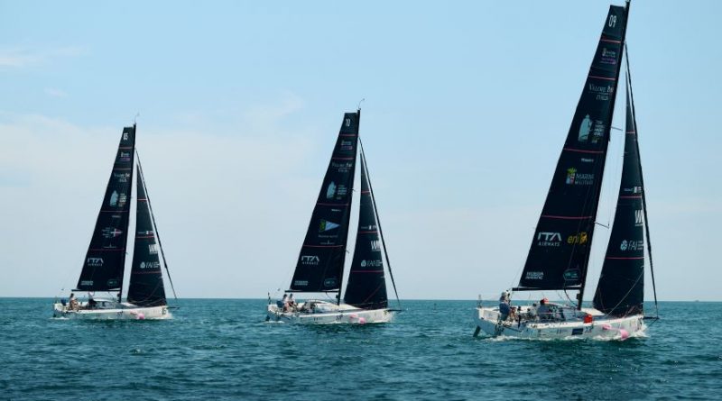 Marina Militare Nastro Rosa Tour: la flotta del Giro d’Italia a Vela conquista Tropea