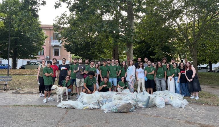 Cosenza: Rinascita Verde al Parco Emilio Morrone: Social Builders al Timone di una Rivoluzione Civica