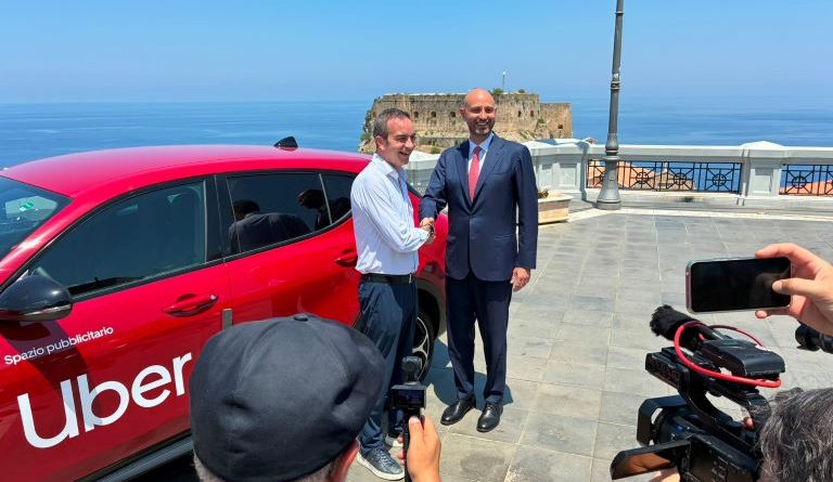 La Calabria ridisegna i confini della mobilità italiana: debutta UberX, la svolta low-cost che parte dal Sud