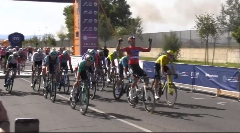VIDEO – Giro d’ Italia Next Gen: Donati firma la Tropea-Crotone,  brivido per la Maglia Rosa