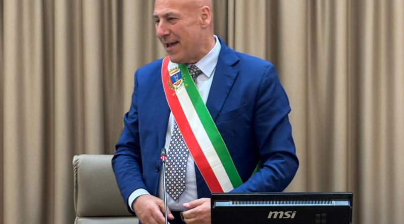 VIDEO – Voce bis, la proclamazione apre il nuovo corso: “Ora accelerare sulla crescita”. Il sindaco tende la mano all’opposizione.