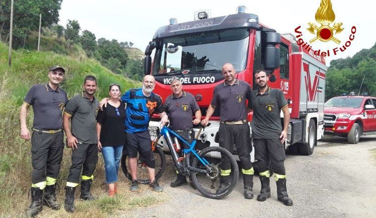Monterosso Calabro: ciclista disperso nei boschi salvato dai Vigili del Fuoco grazie alla geolocalizzazione