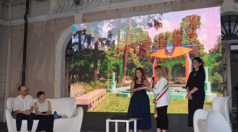 Gioia Tauro si fa capitale della cultura: nasce il Premio “Stesicoro”. Carla Morogallo (Triennale Milano) è la prima premiata, cittadinanza onoraria a Michele Affidato