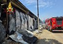 VIDEO – Emergenza roghi nel Crotonese: fiamme in un’azienda a Crotone e un vasto incendio boschivo a Cirò Marina