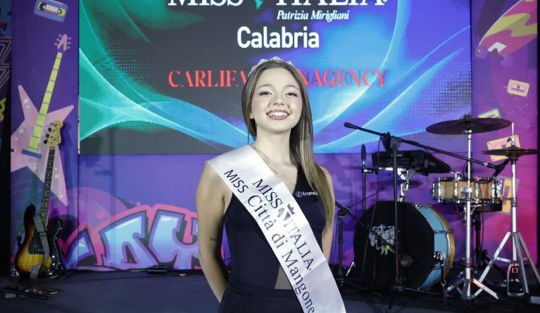 Miss Italia Calabria, Serena Sacchetta è la regina di Mangone: trionfo in casa e pass per le finali regionali