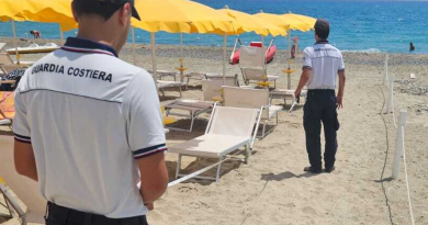 Cirò Marina, spiaggia occupata abusivamente: denunciato il titolare di un lido