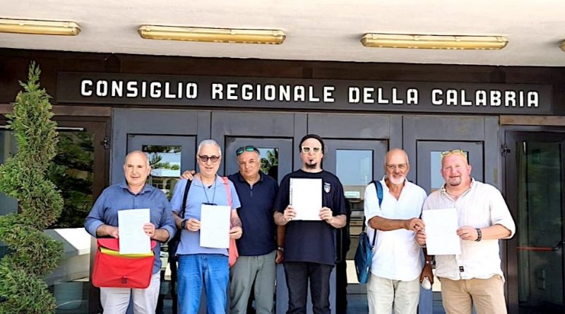 Sanità in Calabria, la rivolta delle montagne: depositate quasi 11mila firme per salvare gli ospedali interni