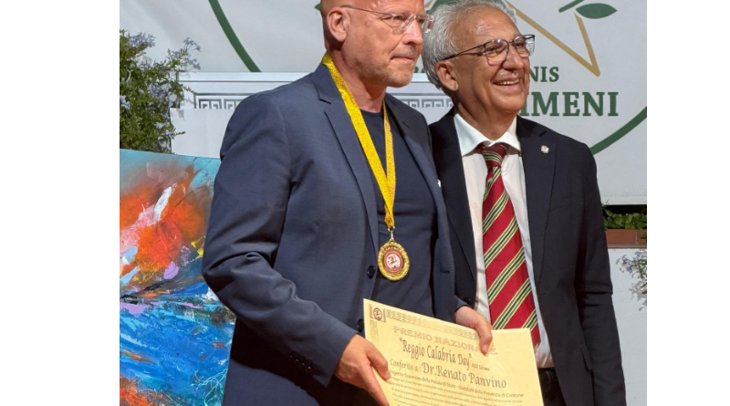 Crotone: il Questore Renato Panvino insignito del Premio Nazionale città di Reggio Calabria