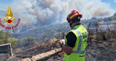 Inferno a Papanice: fiamme, sete e la rabbia di una comunità sfinita