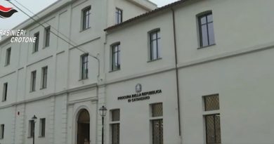 Tragedia a Catanzaro: ventunenne muore al pronto soccorso. La Procura indaga sul dramma dell’ambulanza senza medico