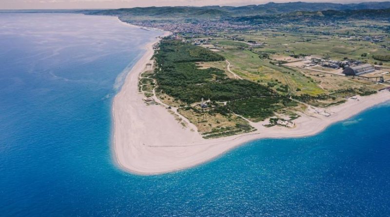 Sicurezza sul litorale crotonese: firmato il protocollo “Spiagge Sicure 2026”