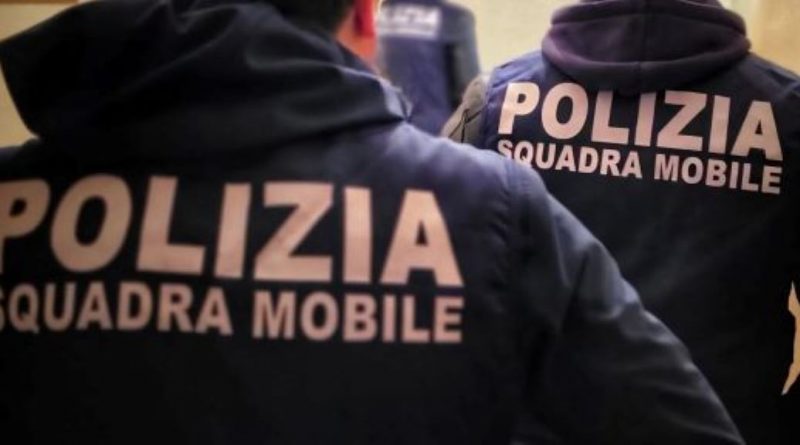 Polizia di Stato, incendiarono lo scooter di un avvocato e danneggiarono la sua abitazione: due arresti a Catanzaro