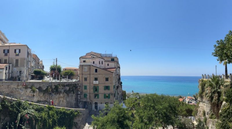 Decoro urbano, sicurezza e malamovida a Tropea: servono regole, controlli e una strategia concreta