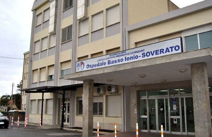 Sanità, il caso Soverato: ottantenne milanese ringrazia l’ospedale dopo un infortunio in vacanza