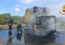 Paura a Joppolo: va a fuoco un autocompattatore vicino al palazzetto dello sport. Intervengono i Vigili del Fuoco