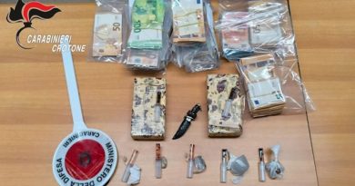 Crotone, tre arresti dei Carabinieri per spaccio di stupefacenti