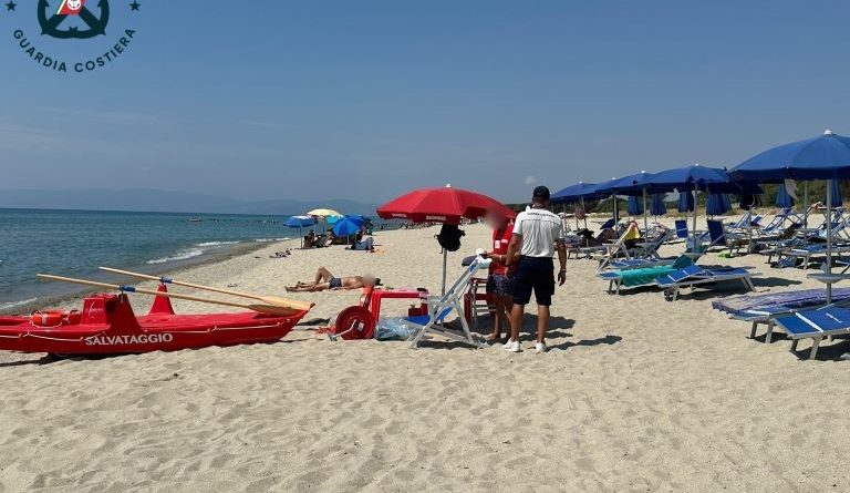 Operazione “Mare e Laghi sicuri”: raffica di controlli della Guardia Costiera di Crotone. Multe per oltre 14mila euro, sequestrati oltre 20 kg di pesce