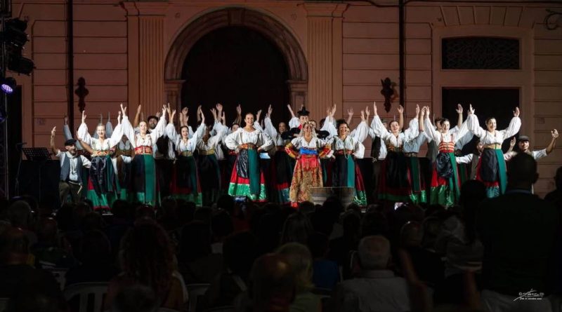 Il mondo si incontra a Castrovillari: al via la quarantesima edizione dell’Estate Internazionale del Folklore