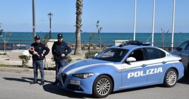 Crotone, violenza in famiglia per chiedere denaro: arrestato 44enne dalla Polizia di Stato