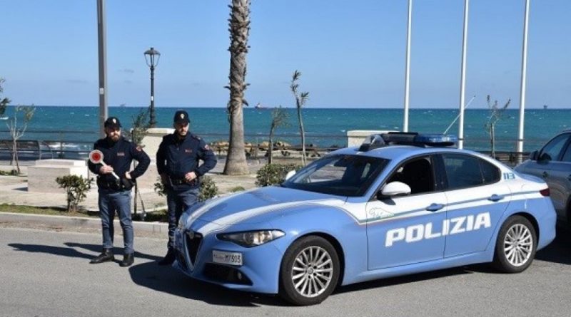 Crotone, violenza in famiglia per chiedere denaro: arrestato 44enne dalla Polizia di Stato